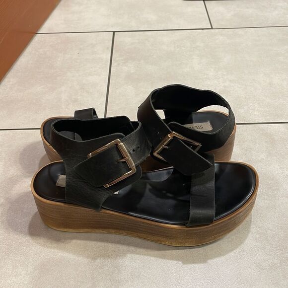steve Madden woman’s black sandals - Picture 9 of 12